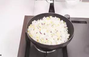 没瓜吃了吃炒饭,炒饭成网红美食新宠