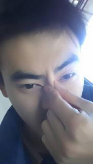 双人吃瓜拍照素材视频,情侣吃瓜拍照，定格甜蜜时光